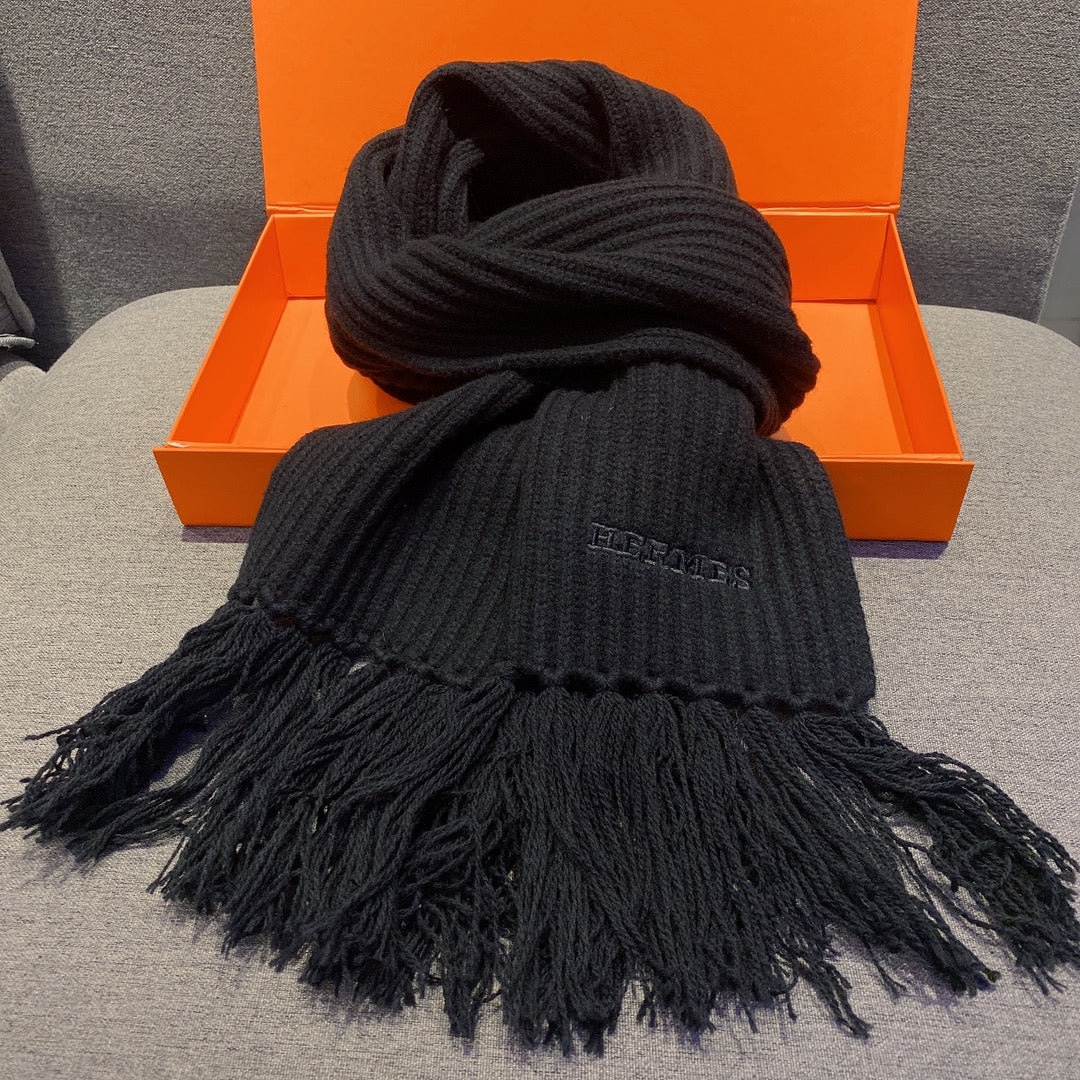 Вязаный кашемировый комплект Hermes с шапкой-бини - черный