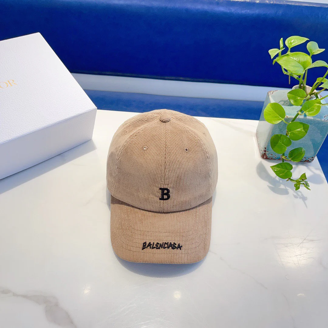 Бейсболка Balenciaga из вельвета