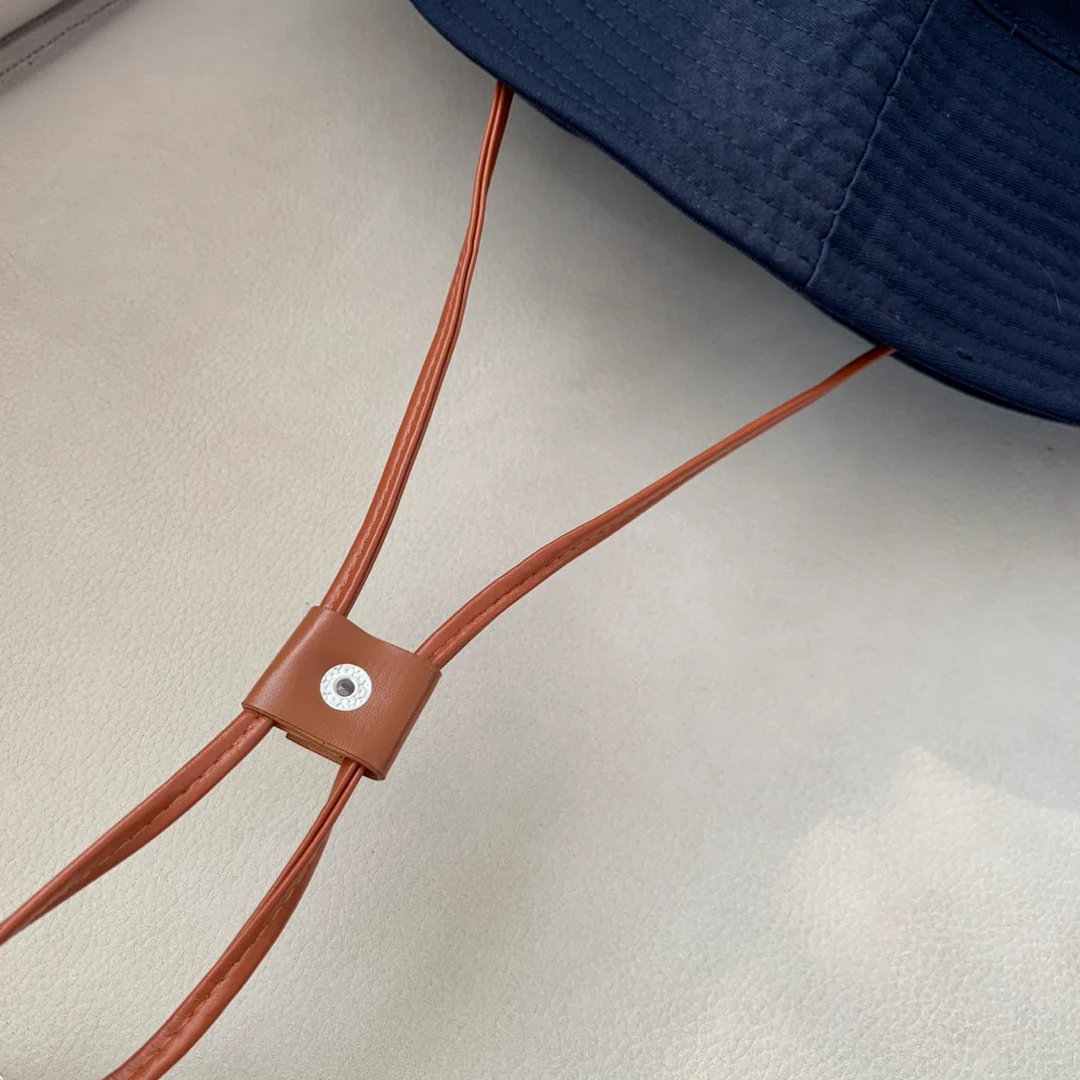 Классическая солнцезащитная шляпа Miu Miu на завязках - синяя