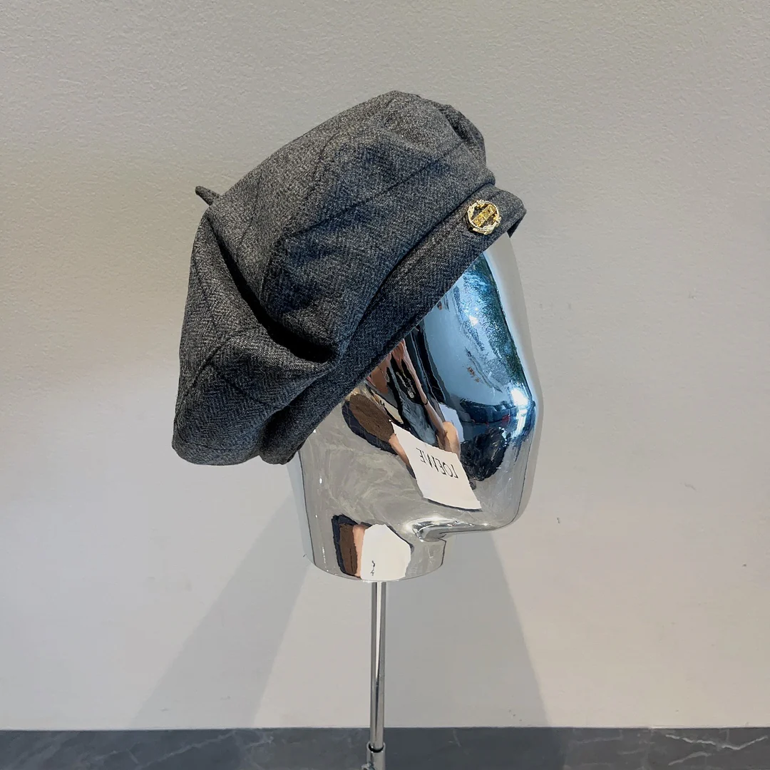 Prada - Ретро клетчатый берет сезона осень/зима - серый