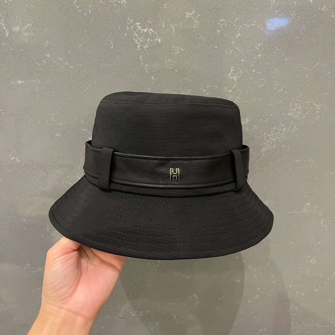 Новинка осени 2023 года от Hermes - Кожаная панама - Черная