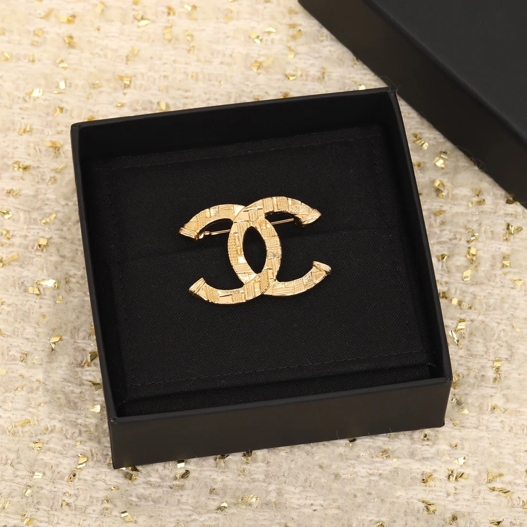 Брошь Chanel 125