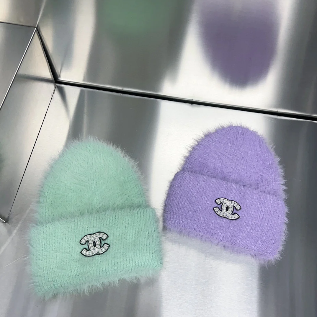 Chanel - Новая шляпа из искусственного норкового бархата