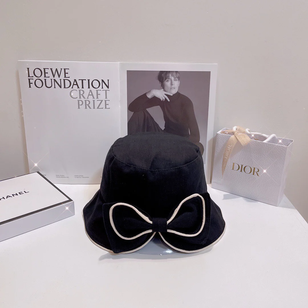 Шляпа рыбака Chanel с разрезом сзади и бантом, весна/лето, черная