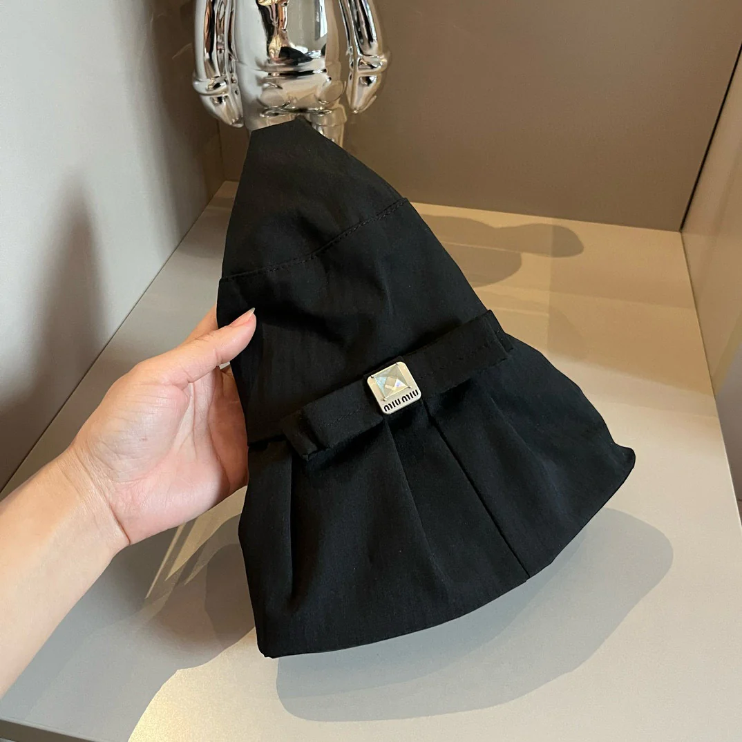 Солнцезащитная шляпа Miu Miu - черная