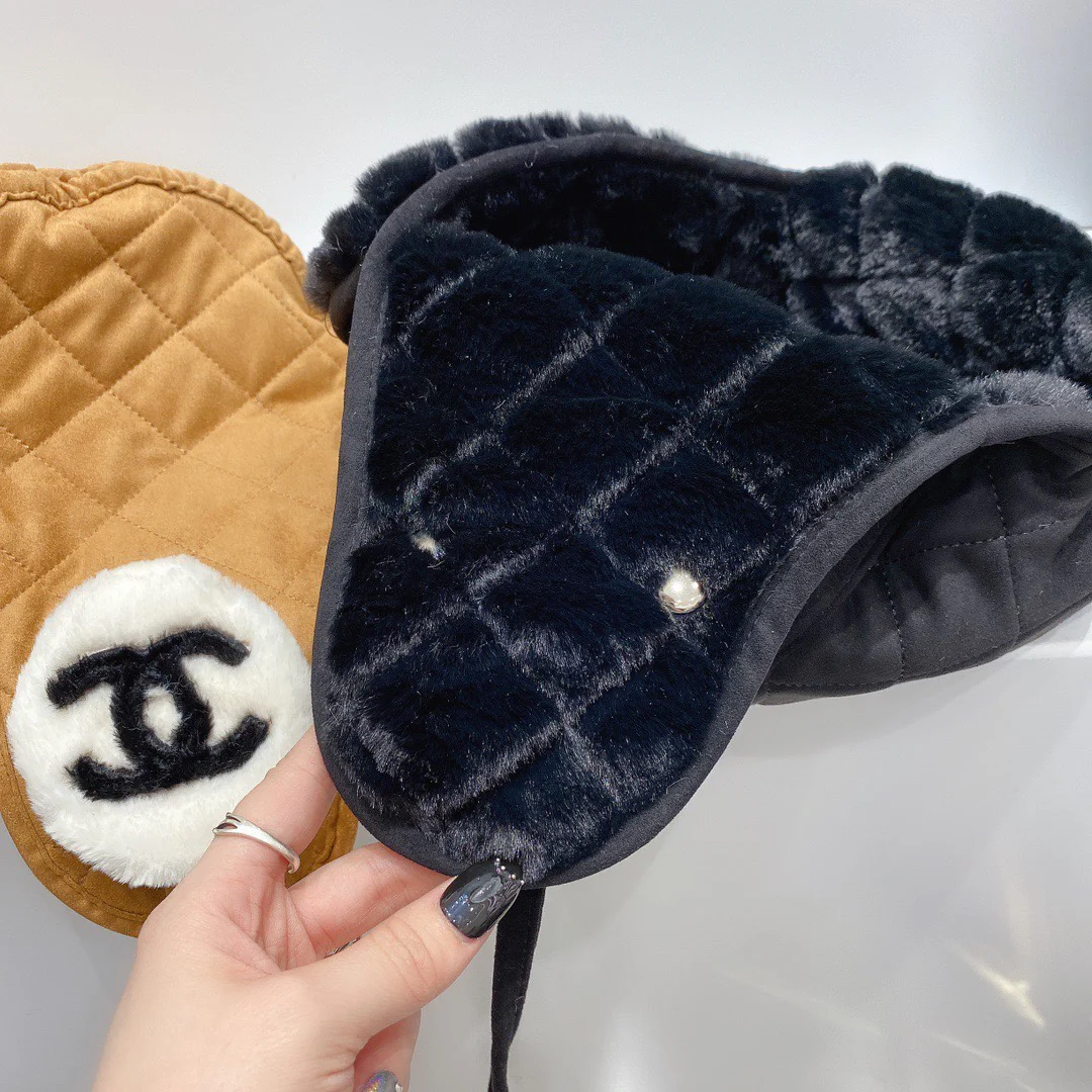 Chanel - Шляпа-?разрушитель ушей? - Черная