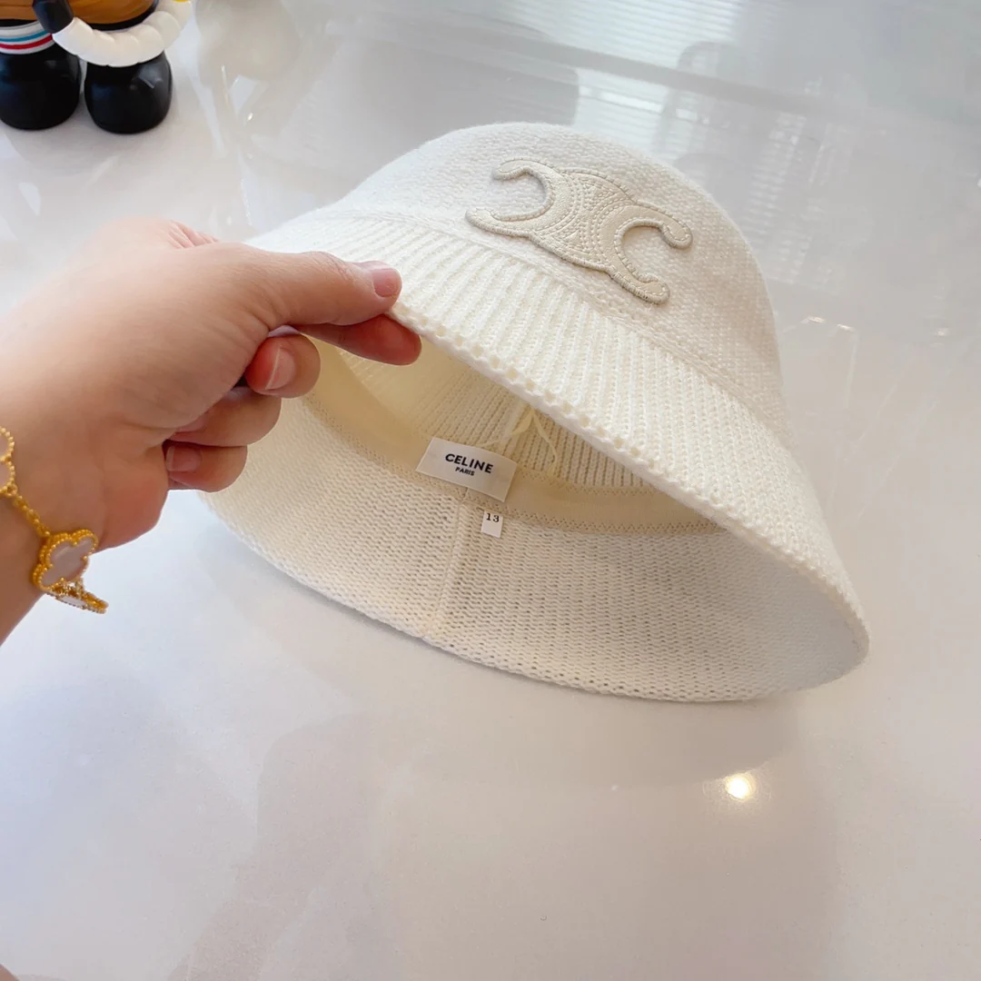 Винтажная вязаная рыбацкая шапка Celine - белая
