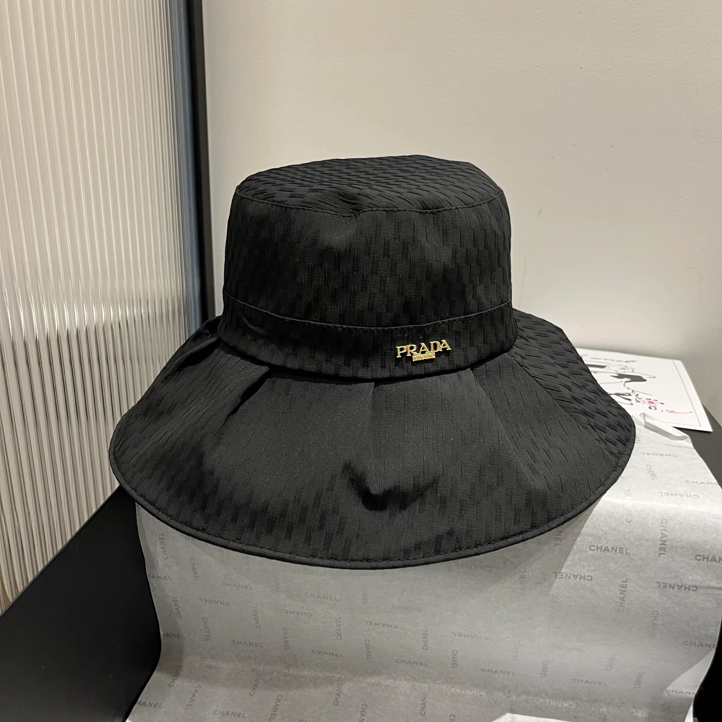 Prada - Солнцезащитная шляпа - Черная