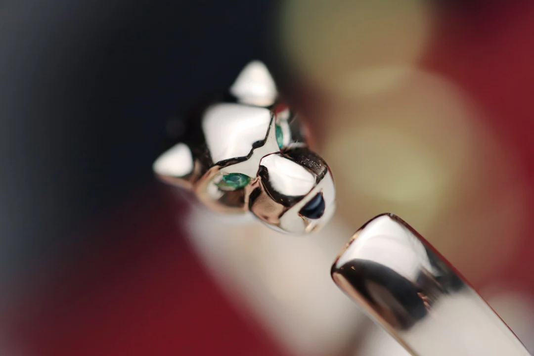 Кольцо Cartier ?Пантера? — без бриллиантов.