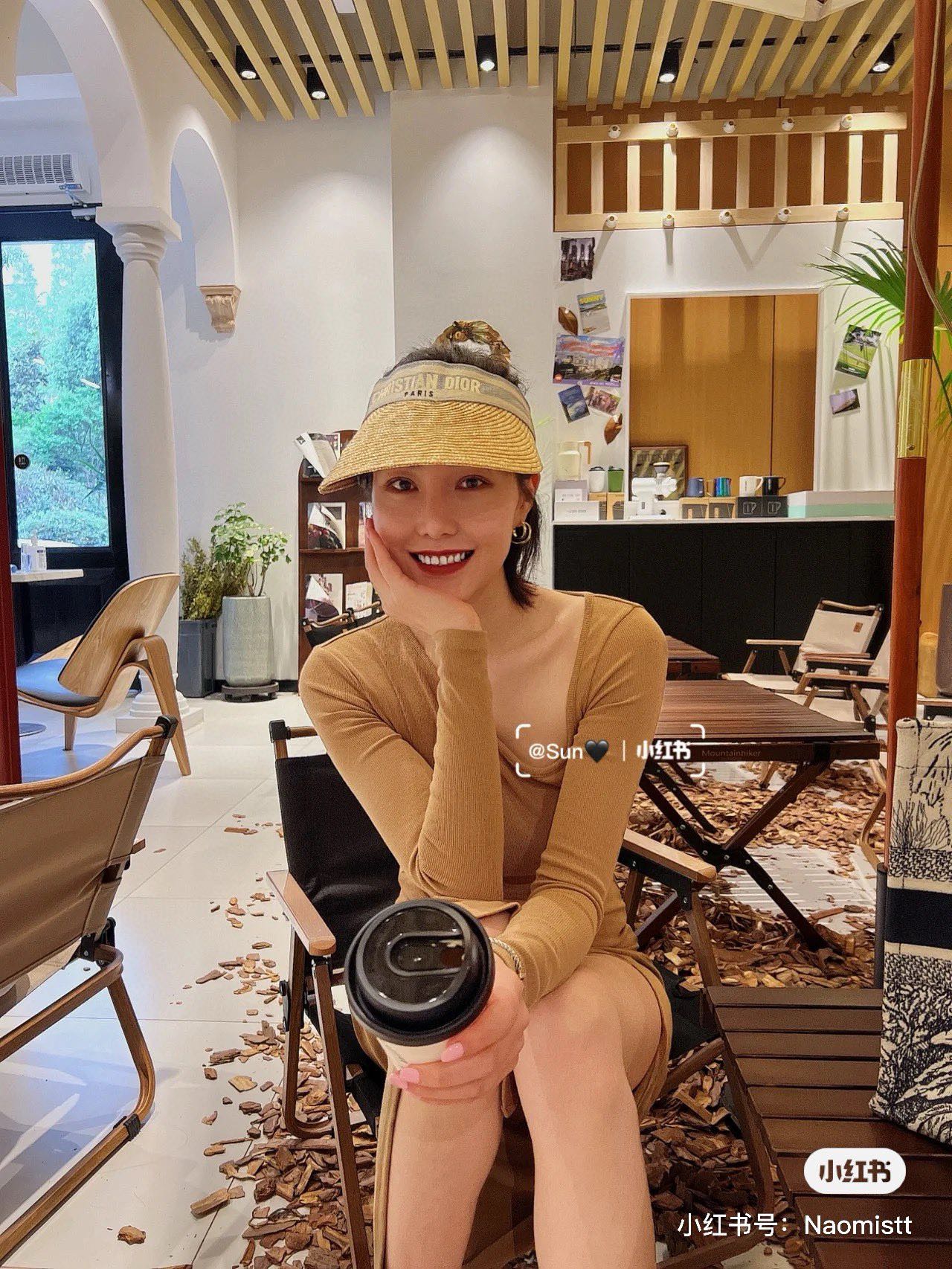 Солнцезащитная шляпа Dior ?Клубника? — цвет кофе