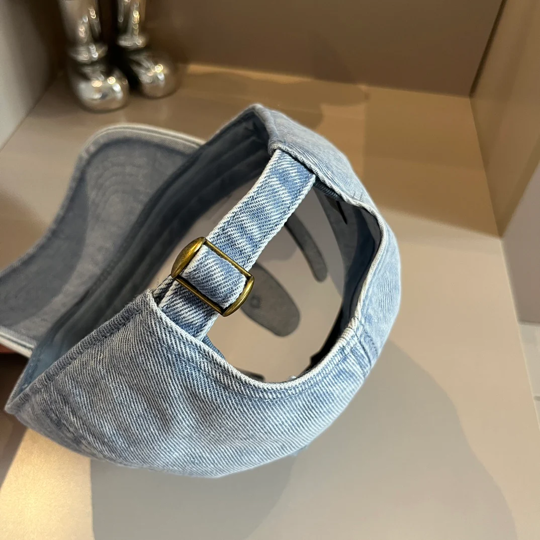 Бейсболка Celine из выстиранного денима - синяя