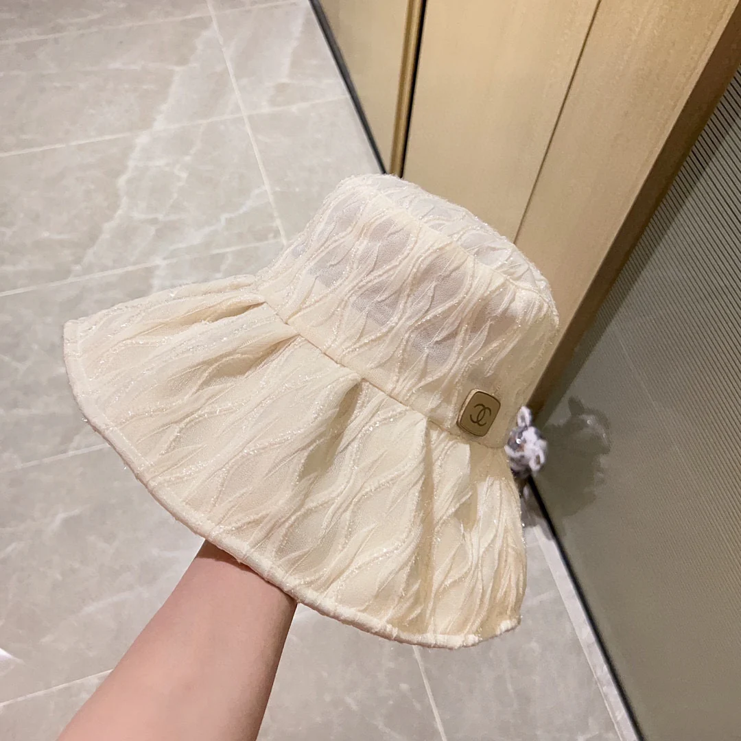 Новинка сезона весна/лето 2023 от Chanel - Курортный стиль - Кружевная рыбацкая шляпа - Белый