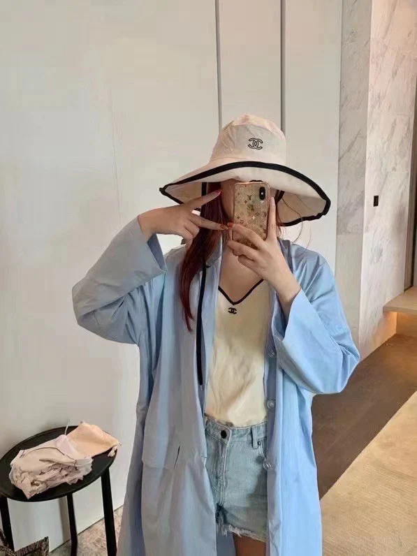 Chanel - Белая парусиновая рыбацкая шляпа с завязками