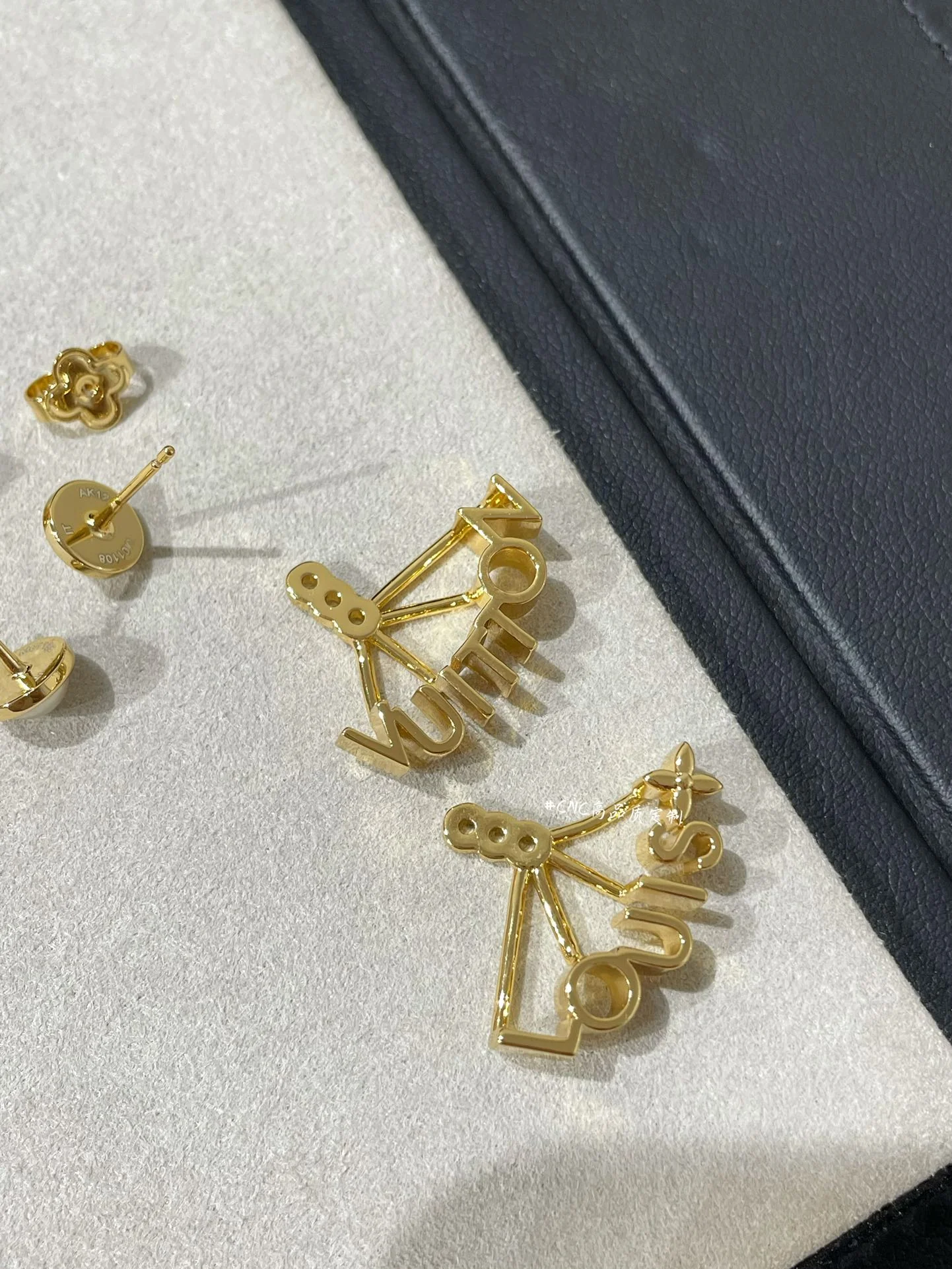 LV - Серьги 037