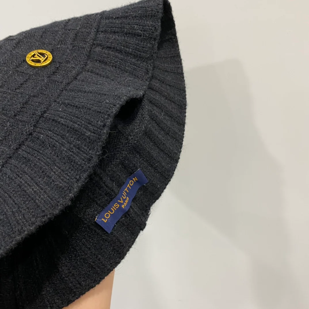 LV - Вязаная рыбацкая шапка