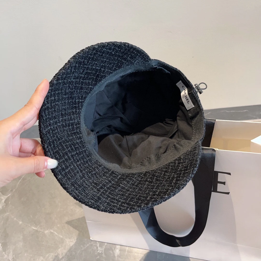 Плетеная шляпа для верховой езды Chanel - черная