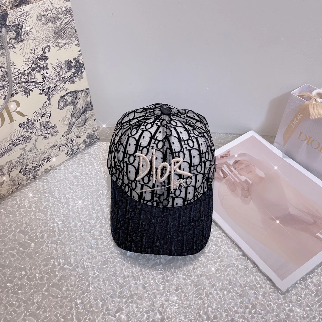 Dior - Бейсболка с кружевным ворсом и монограммой