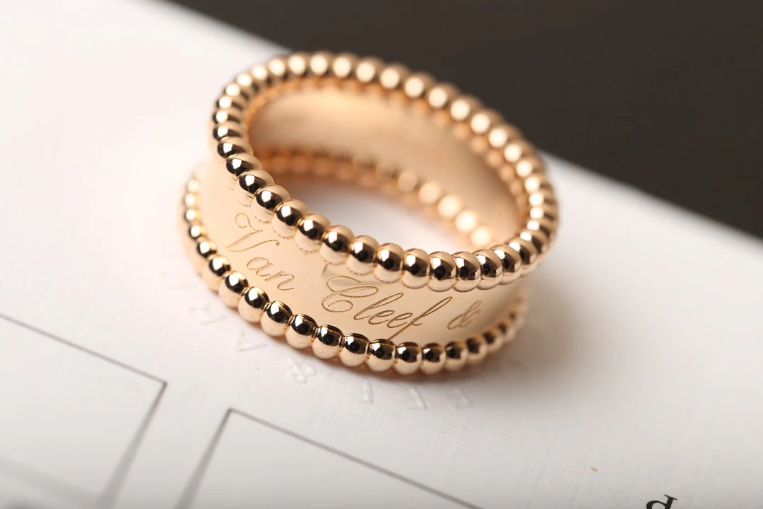 Ван Век - Кольцо 066