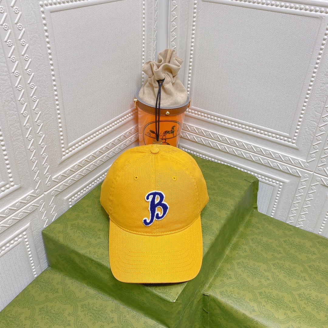 Balenciaga - Новая бейсболка с логотипом - Осветляет тон кожи - 1