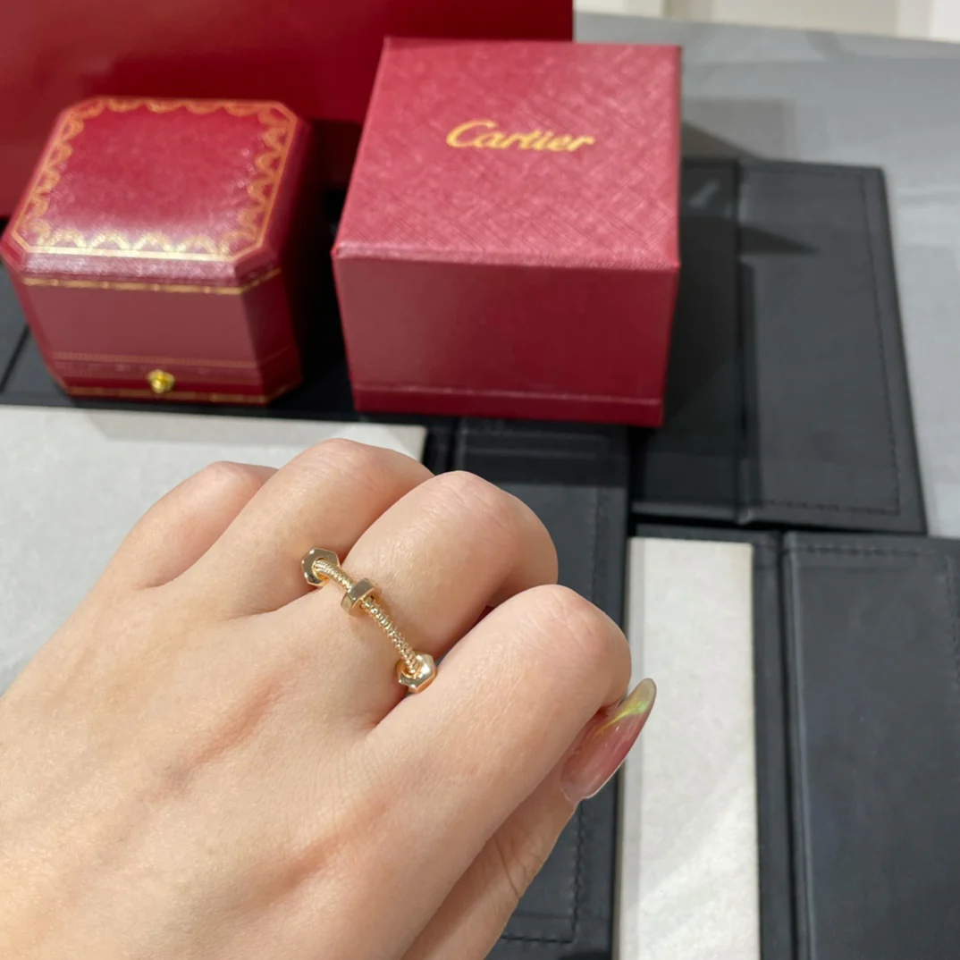 Кольцо Cartier 010