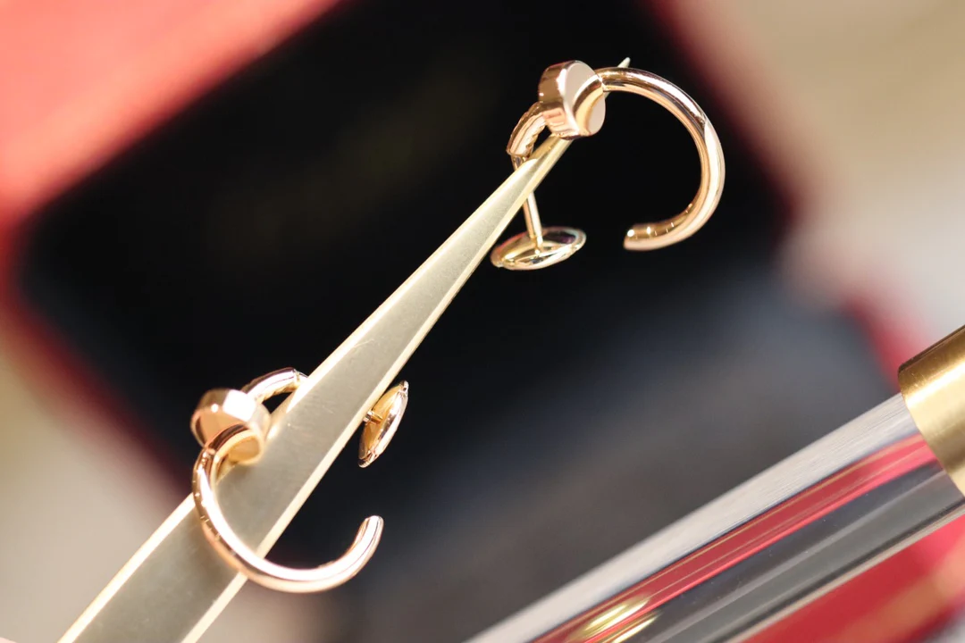 Серьги Cartier 030