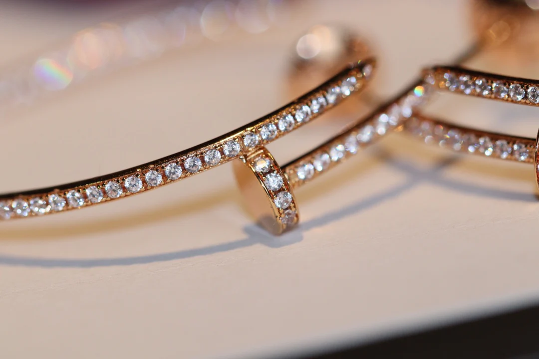 Серьги Cartier 0