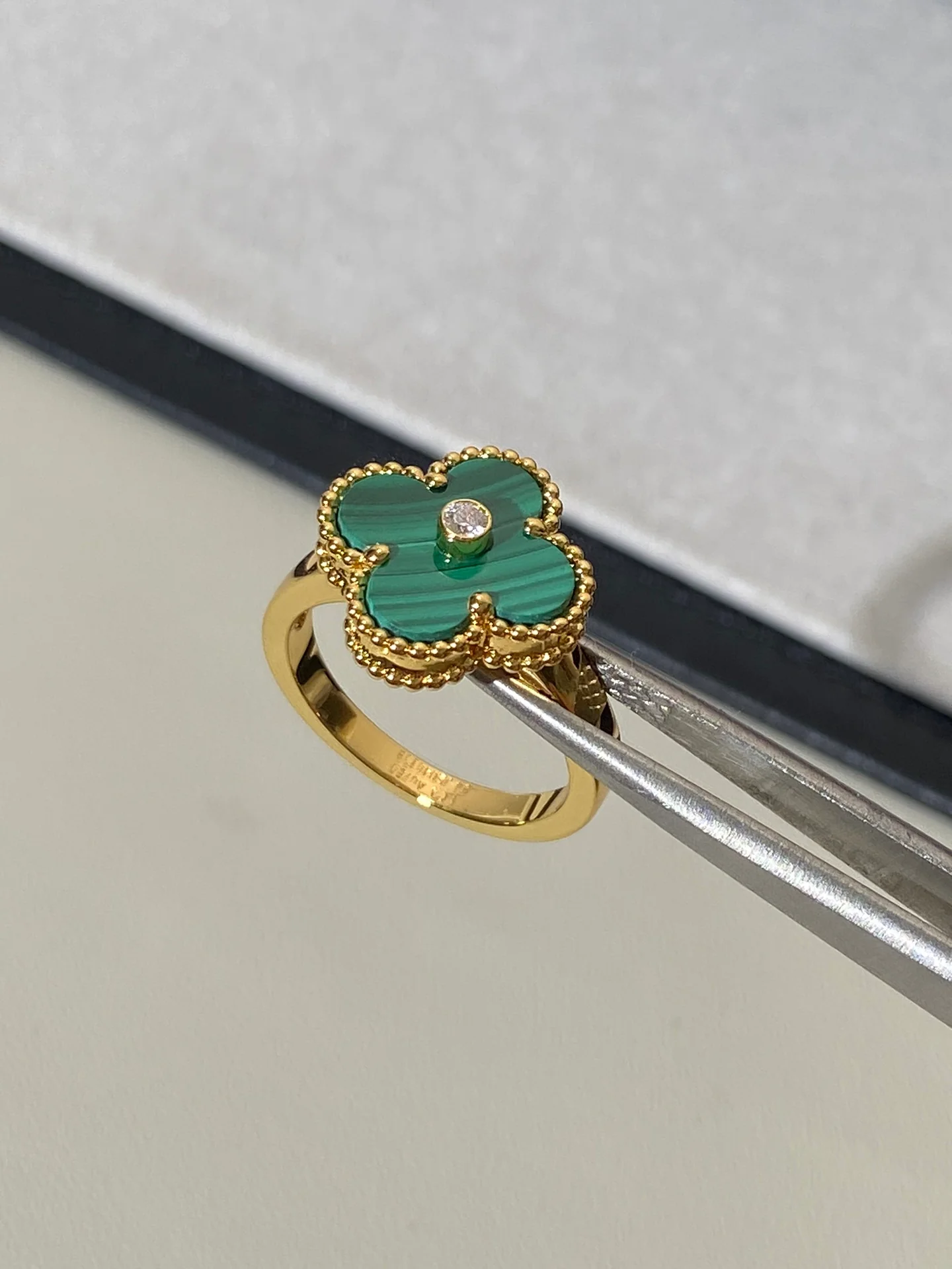 Ван Век - Кольцо 078