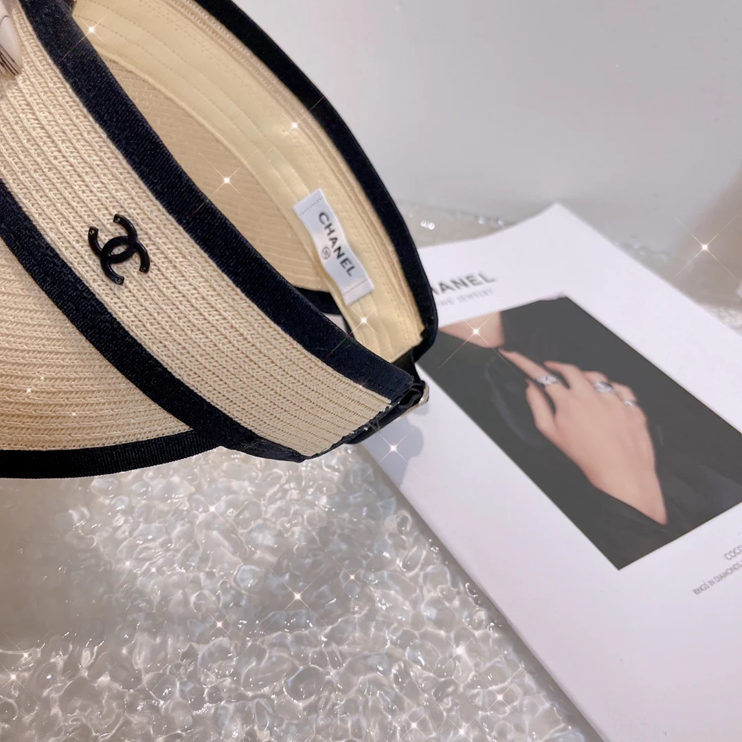 Регулируемая солнцезащитная шляпа Chanel с открытым верхом