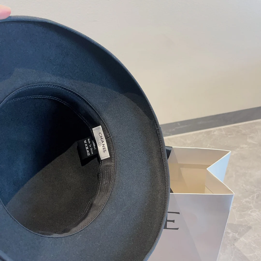 Chanel - Маленькая шерстяная панама Double C SU6