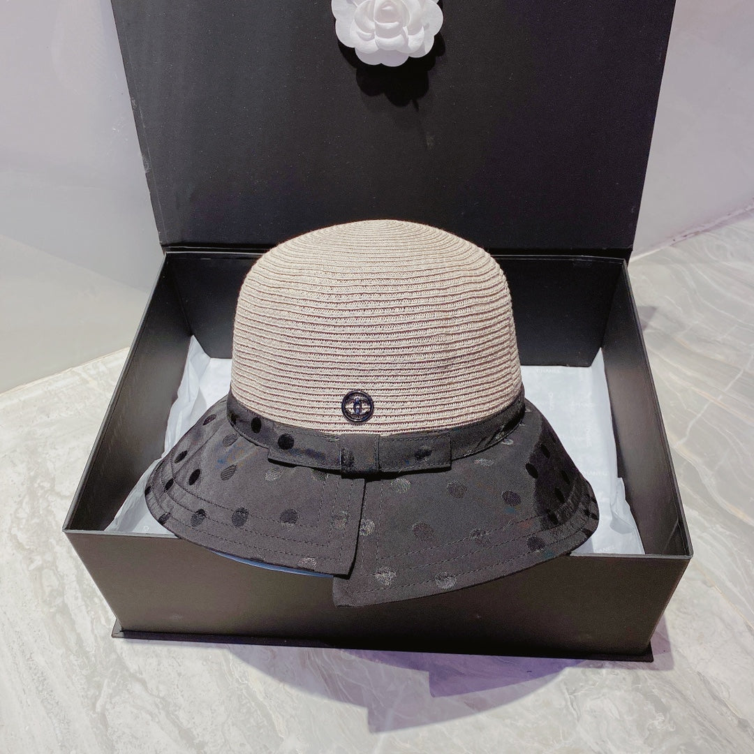 Chanel - Соломенная шляпа в стиле пэчворк