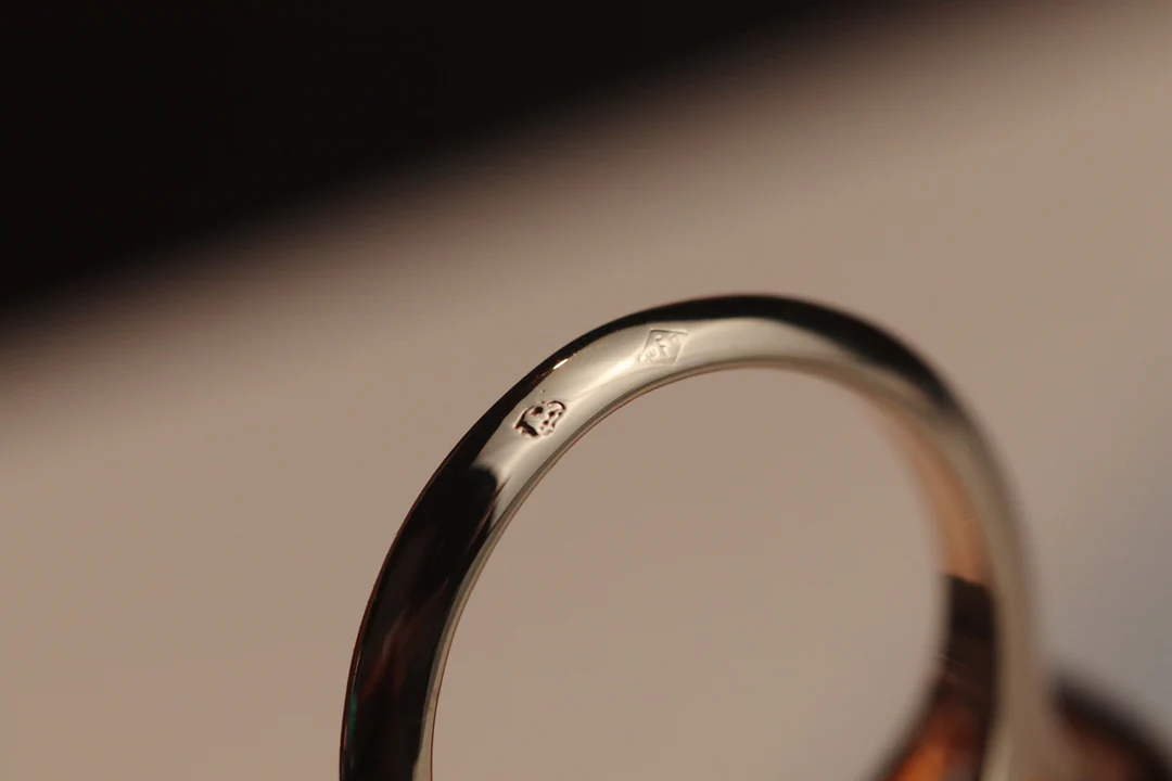 Ван Век - Кольцо 055