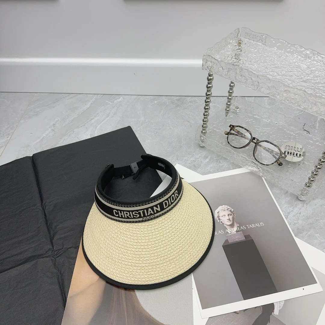 Dior - Солнцезащитная шляпа с открытым верхом - кремовый цвет