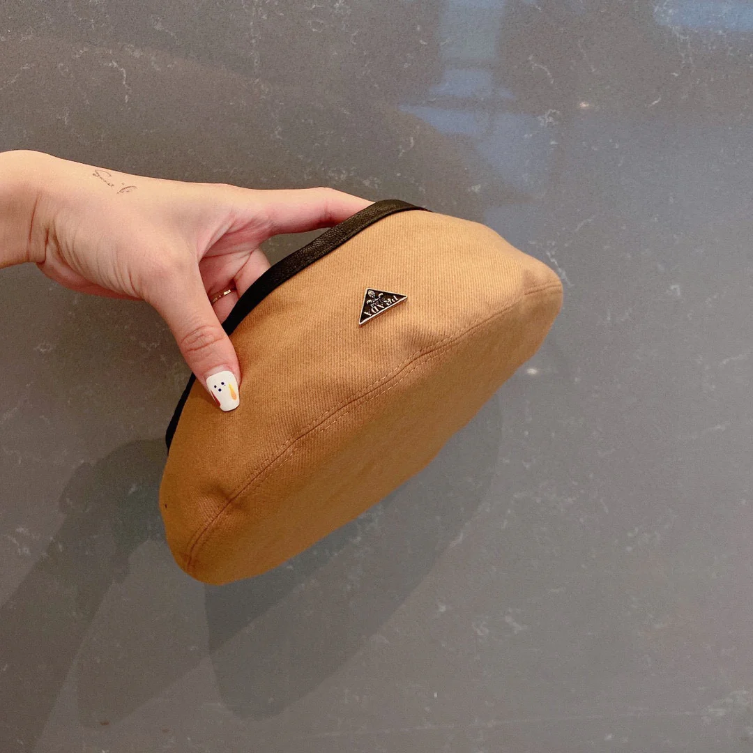 Шерстяной берет Prada - коричневый