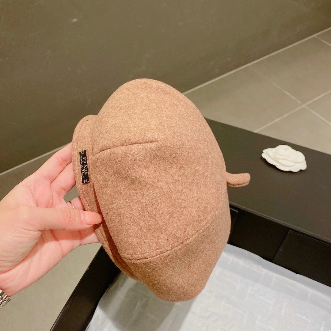 Шерстяной берет Prada, абрикосовый, 1