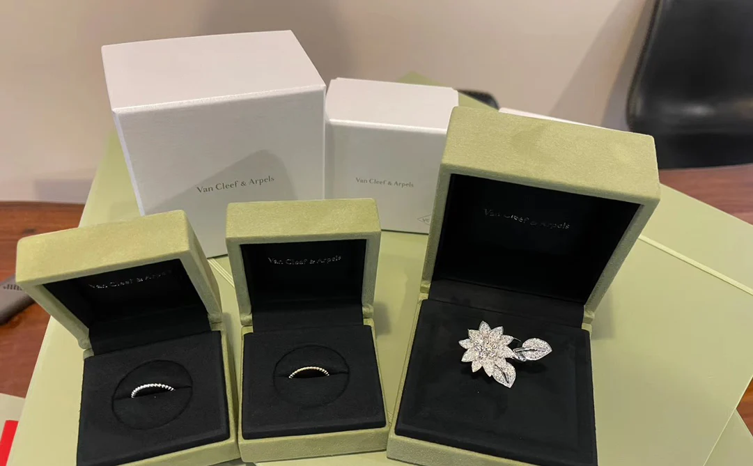 Ван Век - Кольцо 063