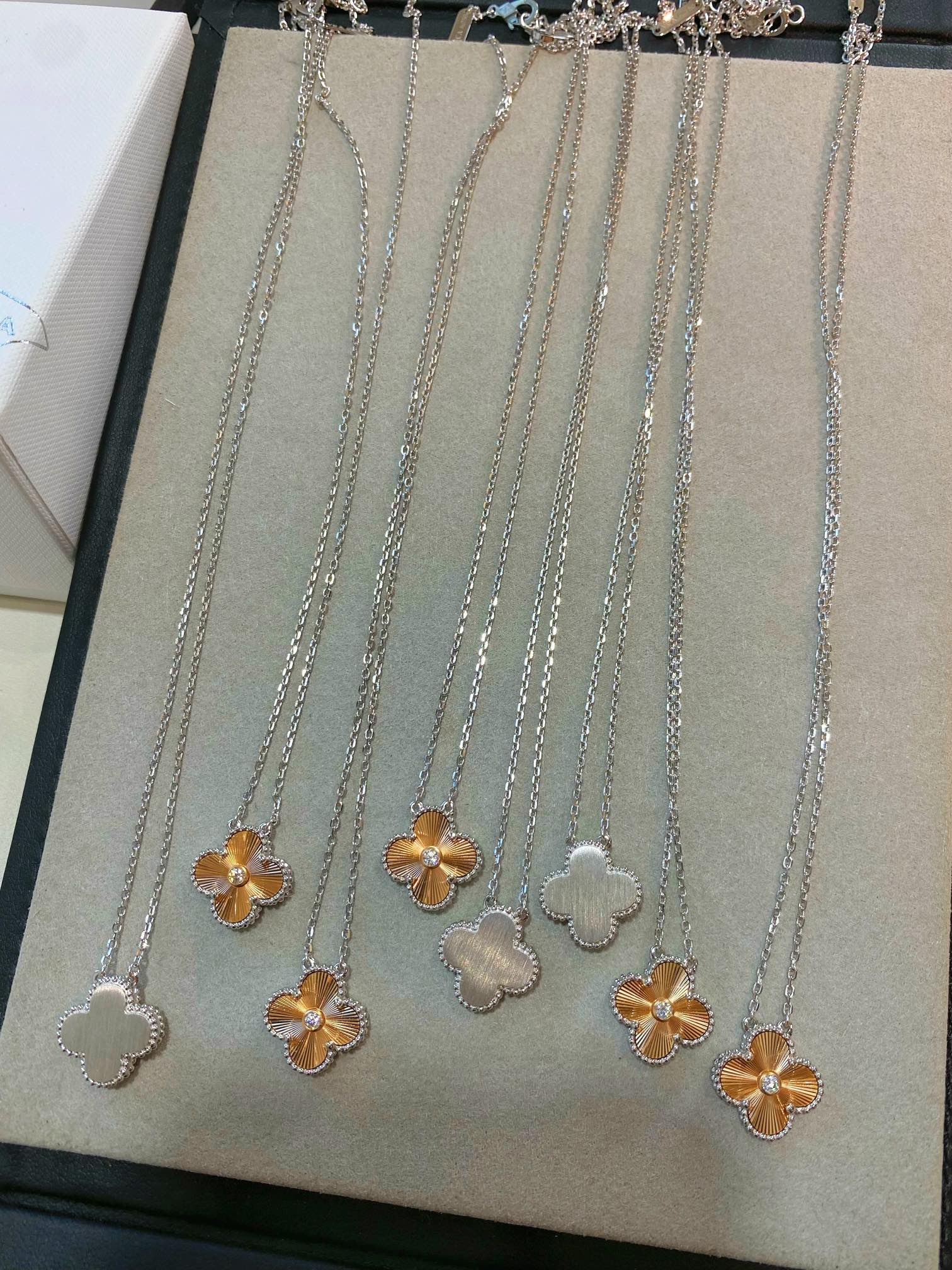 Ван Веккьо - Колье 114