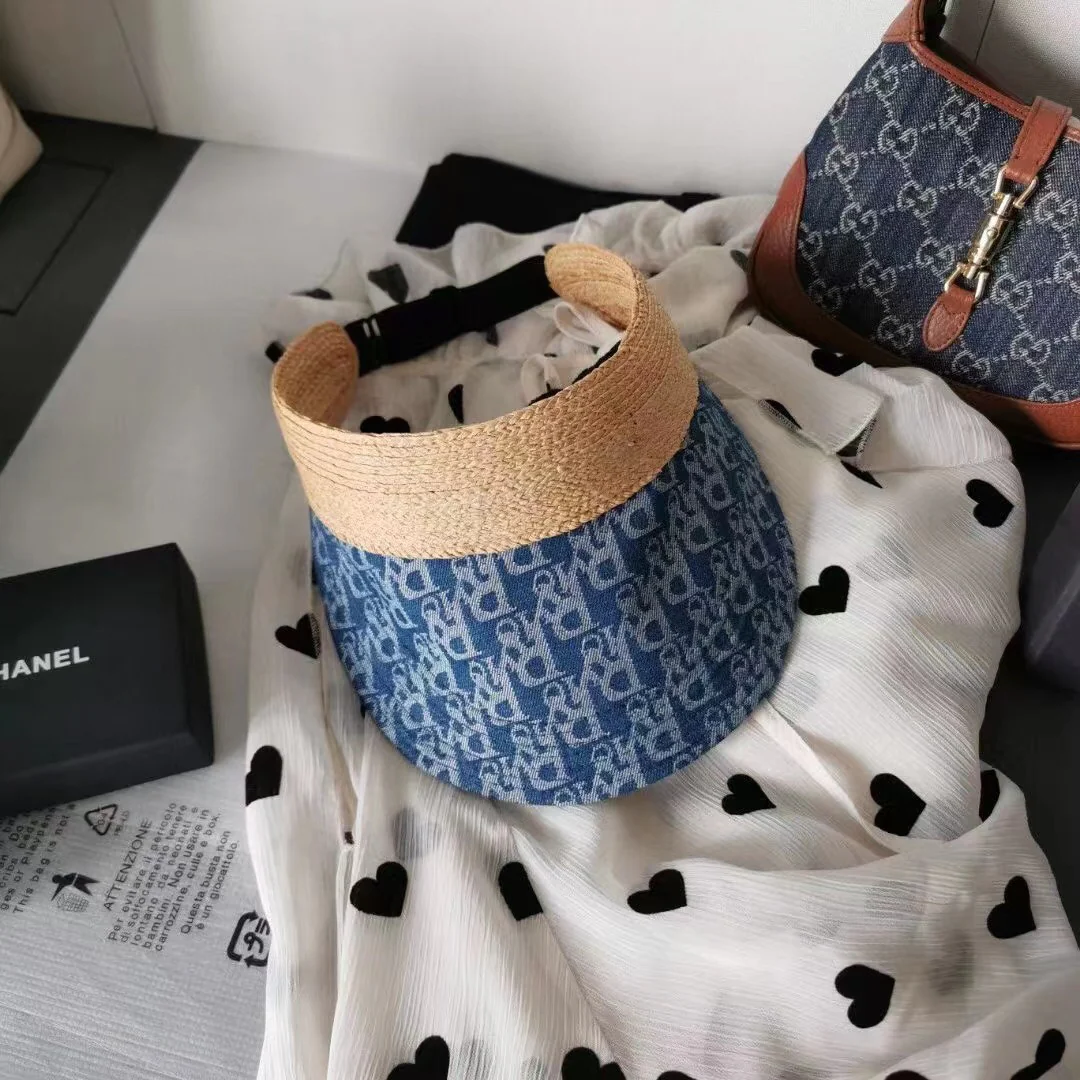 Dior - Солнцезащитная шляпа из соломы с монограммой из денима и лоскутным узором