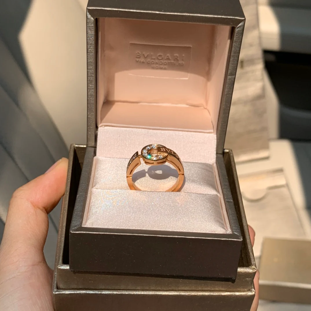 Кольцо Bvlgari 005