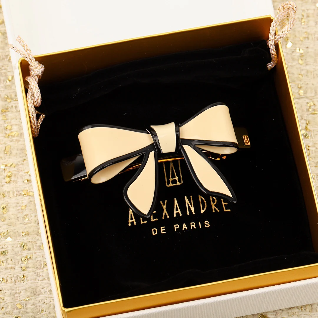 Заколка для волос Chanel 011