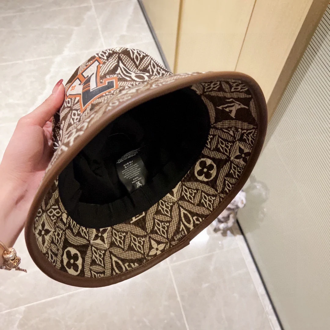 Новинка сезона весна/лето 2023 от LV - Вышитая рыбацкая шляпа - Коричневая