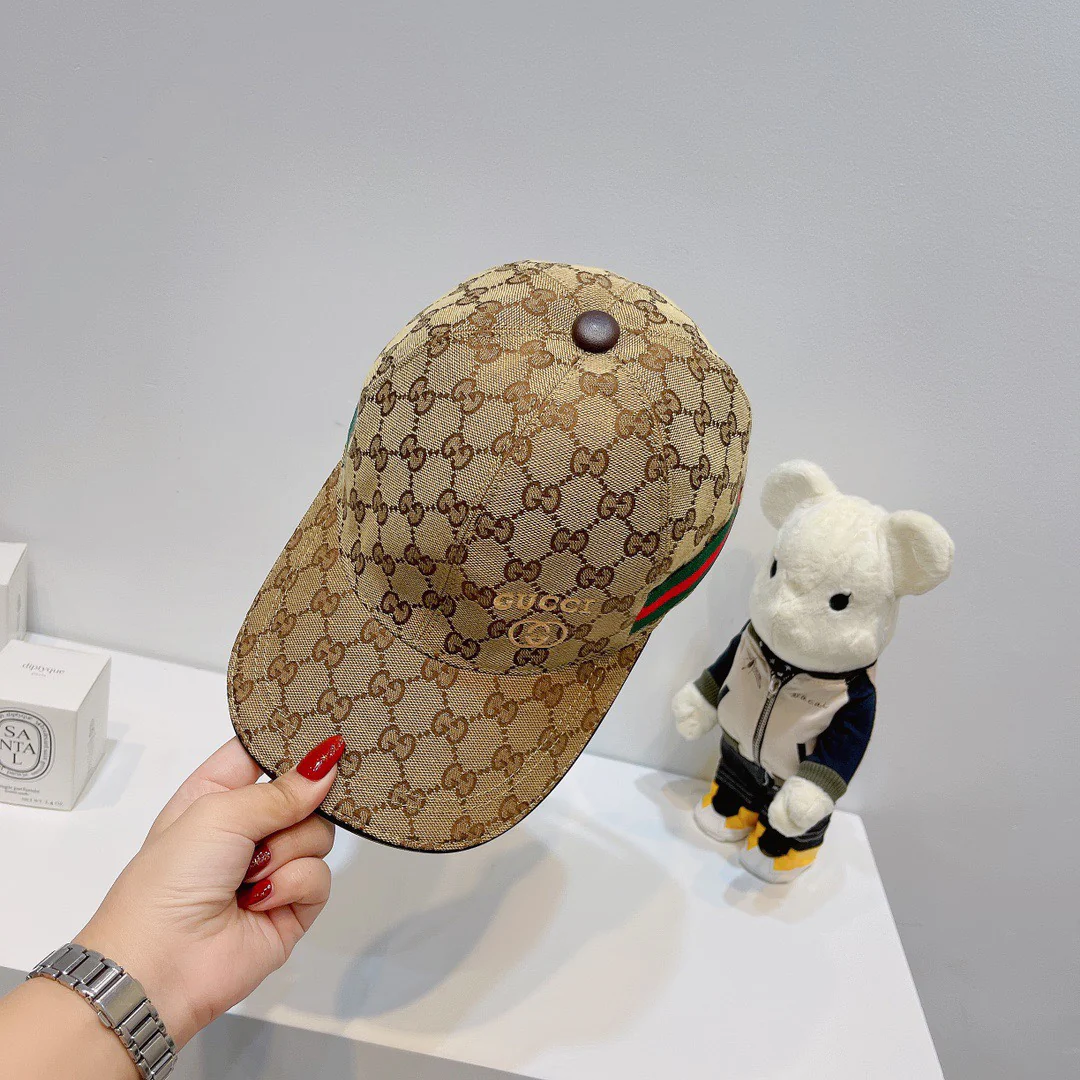 Классическая холщовая бейсболка Gucci с небольшой вышивкой - цвет хаки