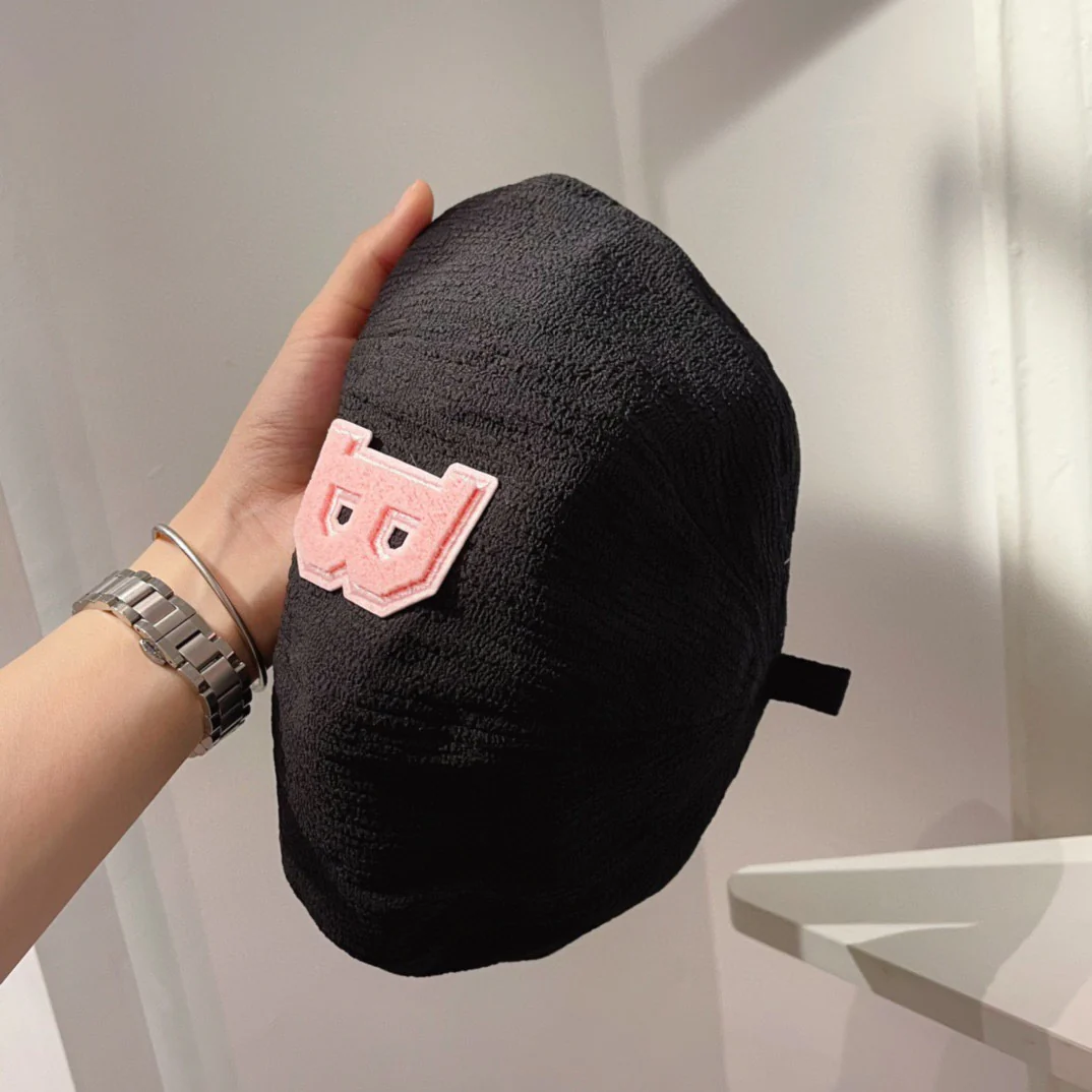 Берет Balenciaga с текстурированной поверхностью - черный