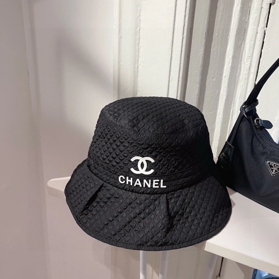 Chanel - Рыбацкая шляпа с плиссированной тканью - Черная