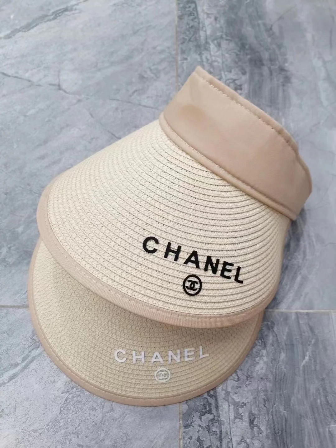 Солнцезащитный козырек Chanel с открытым верхом - 1 шт.