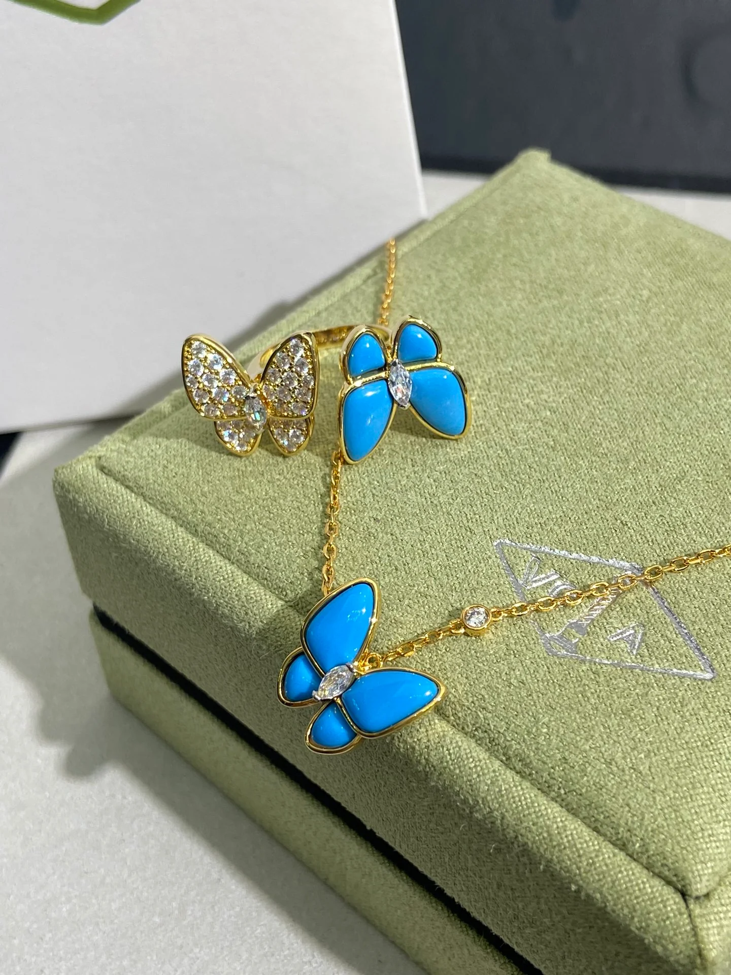 Van Vek - Колье 020