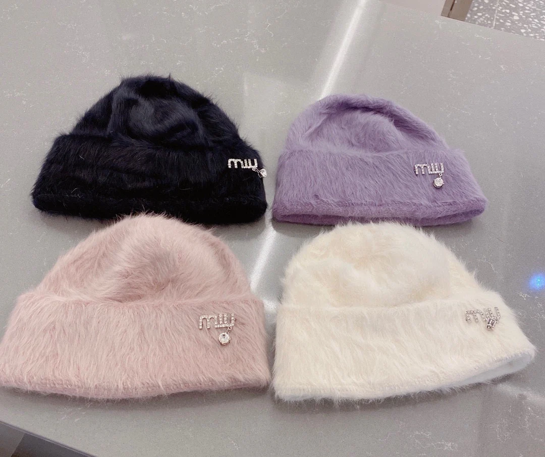 Miu Miu - Шапка из кроличьего меха - Белая