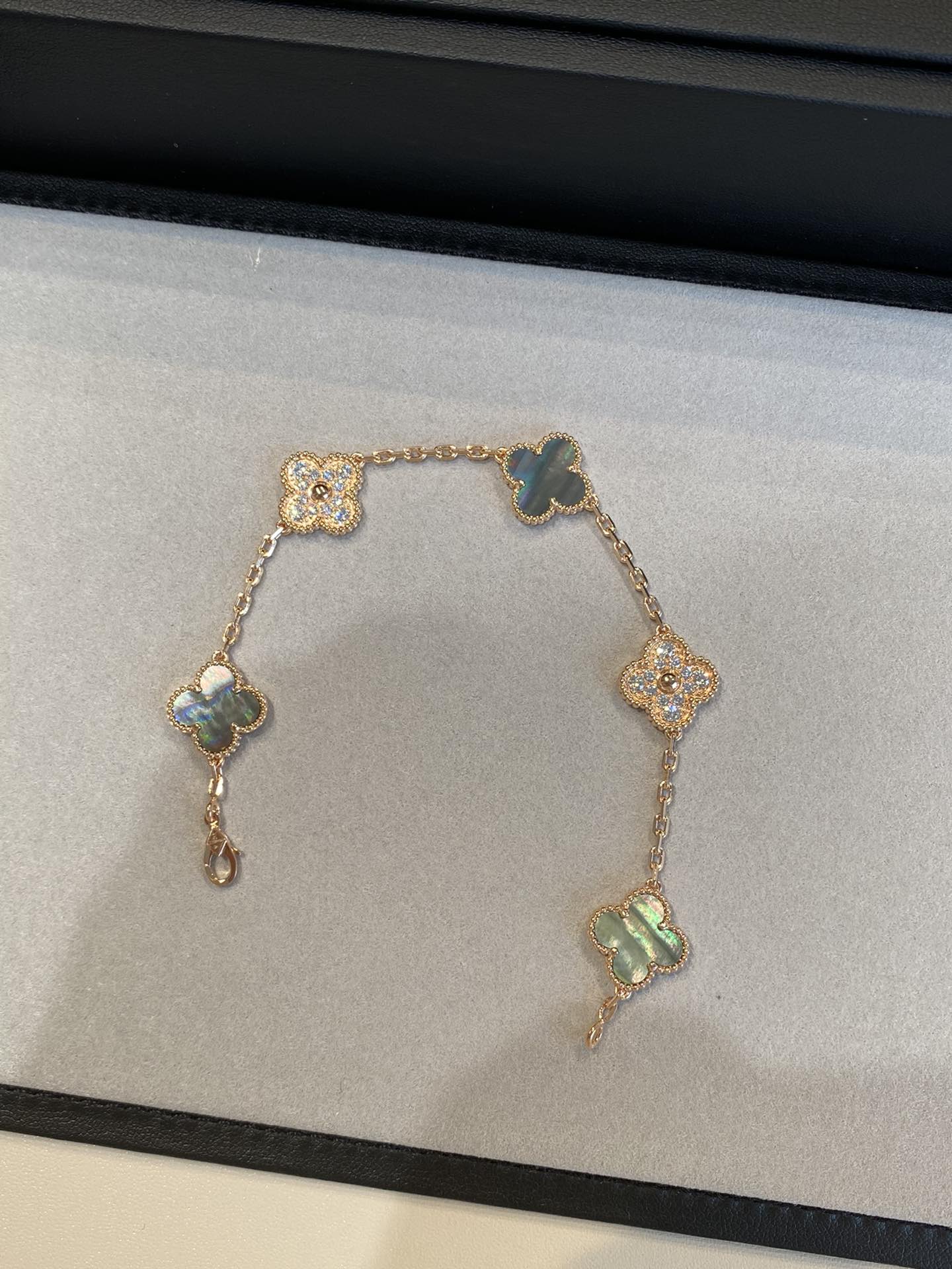 Браслет VCA - 35