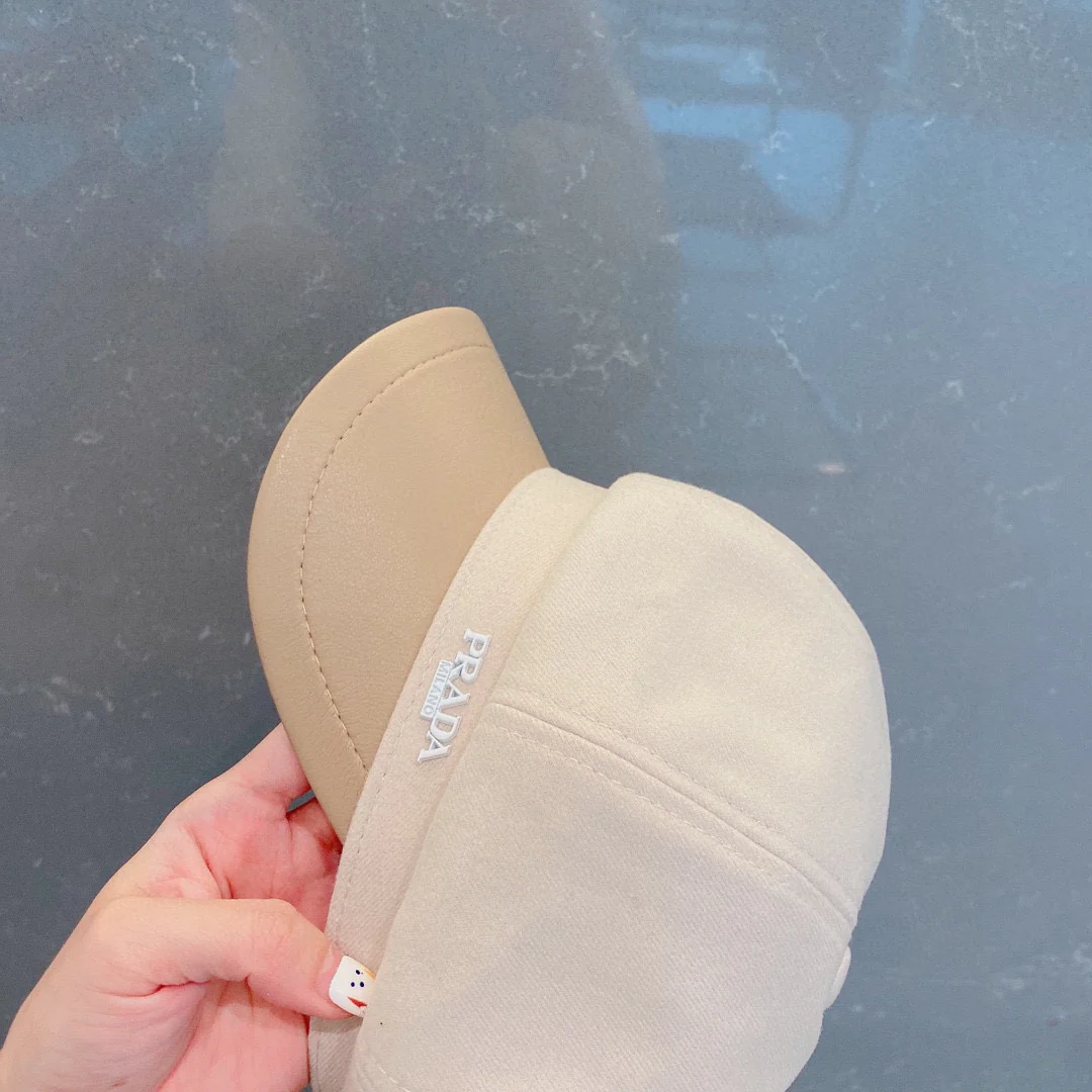 Prada - Белая шляпа художника