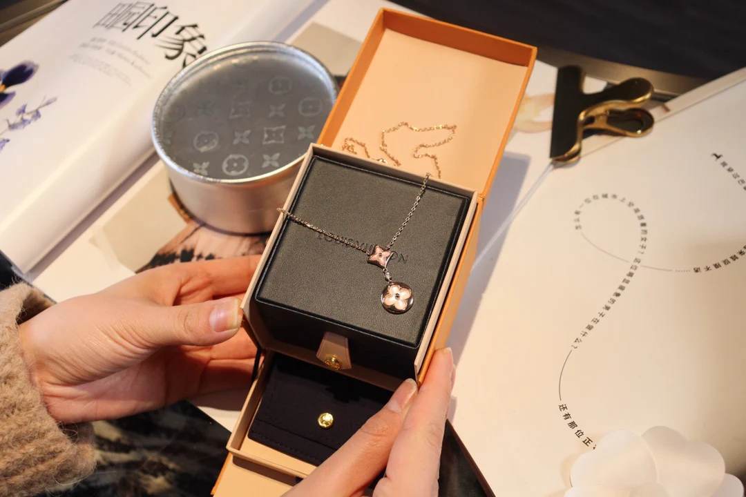 LV-Ожерелье 093