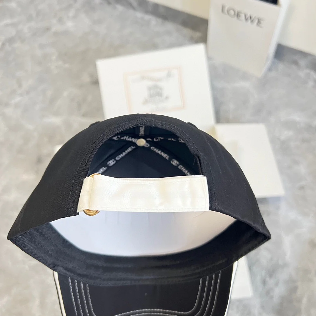 Бейсболка Chanel 2024 Летняя коллекция, новая, с тяжелой вышивкой и бантом - черная